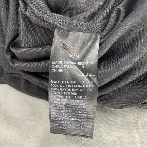 White House Black Market Embroidered Mesh Sleeveless Top – Size M - Picture 8 of 9